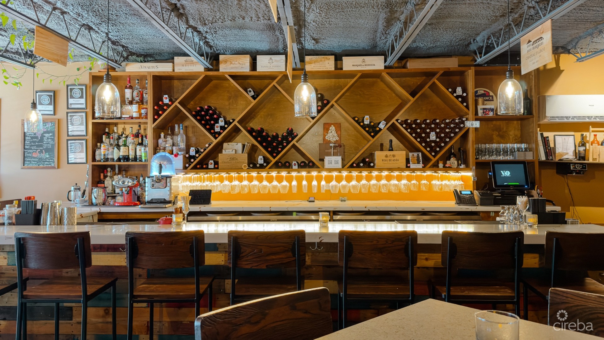 V20 - WINE BAR & RESTAURANT FOR SALE