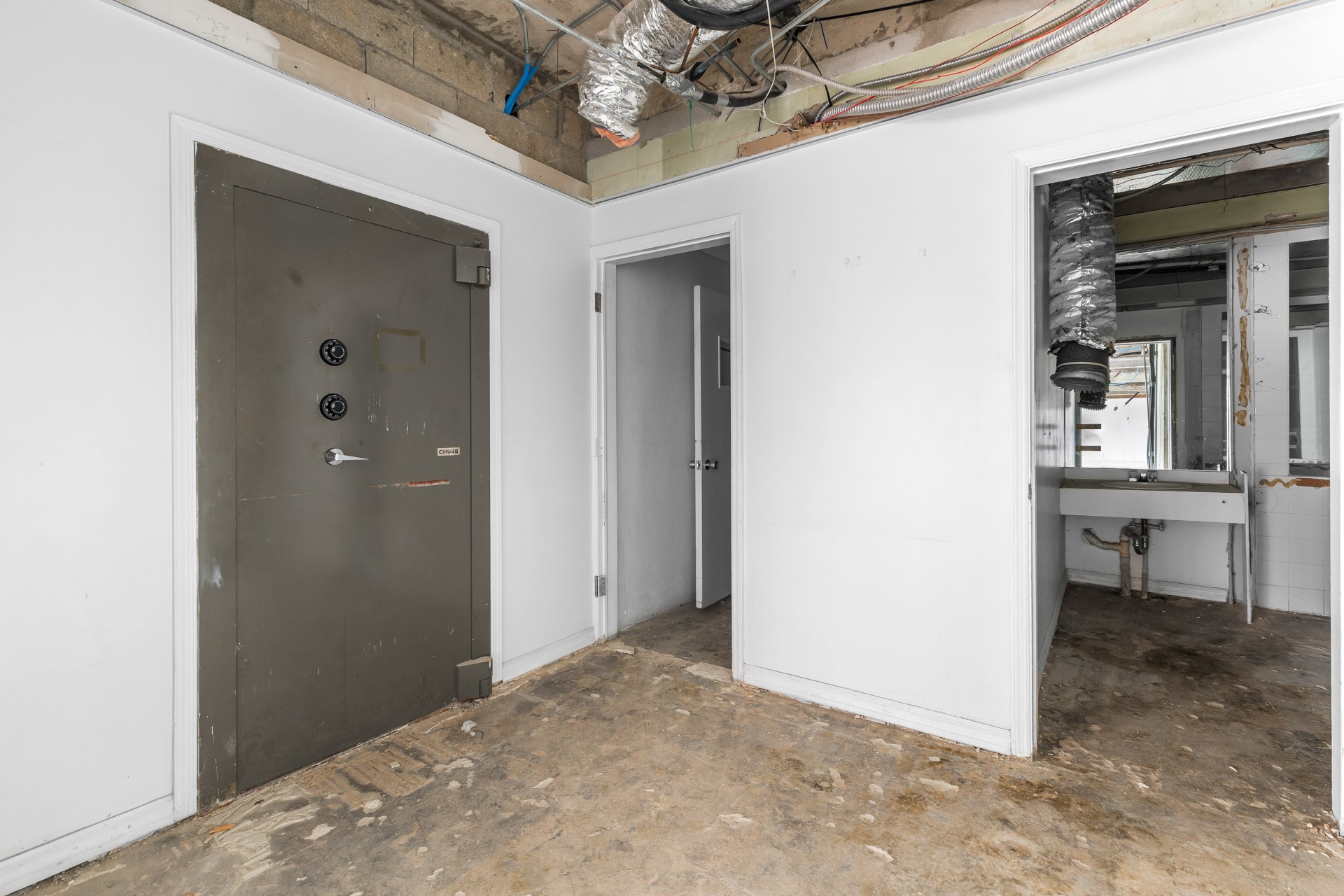 Cardinal Plaza - 4th Floor