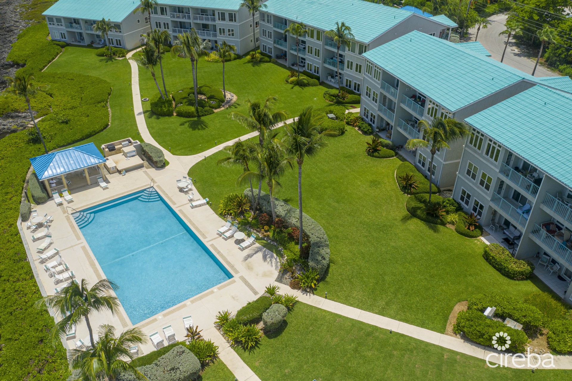 OCEAN POINTE VILLAS #10, OCEANFRONT WEST BAY