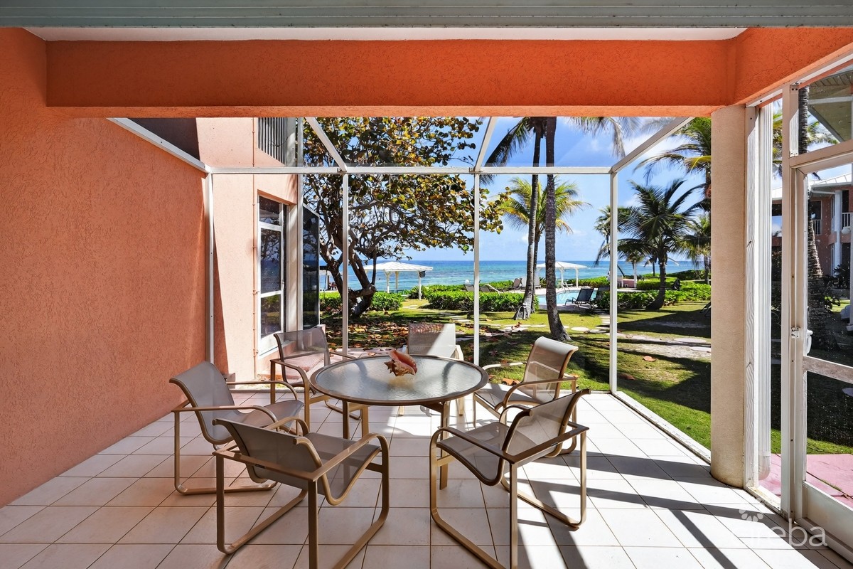 NORTHERN LIGHTS BEACHFRONT