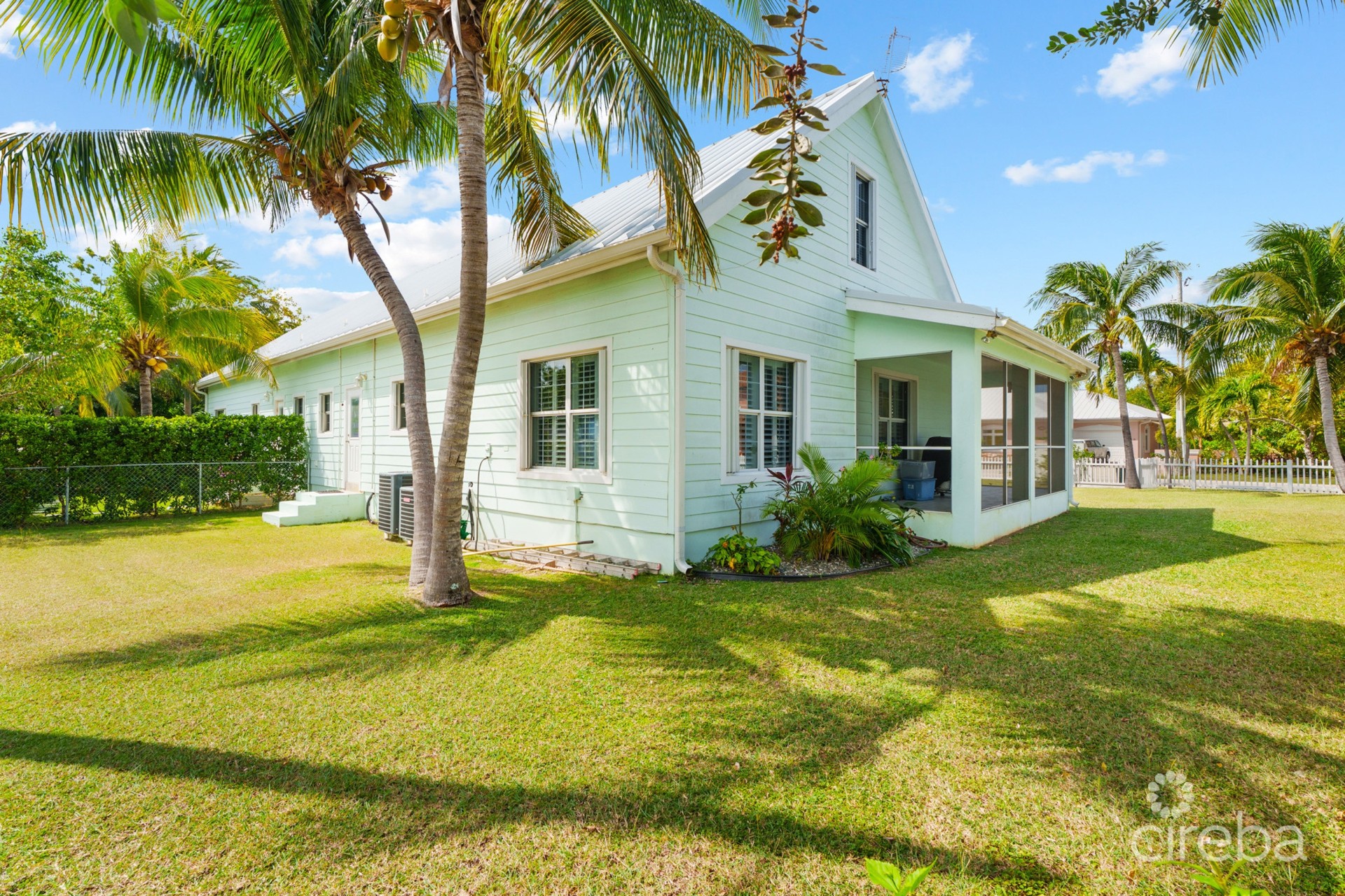 HIGHLANDS - ONE SIDE OF A DUPLEX