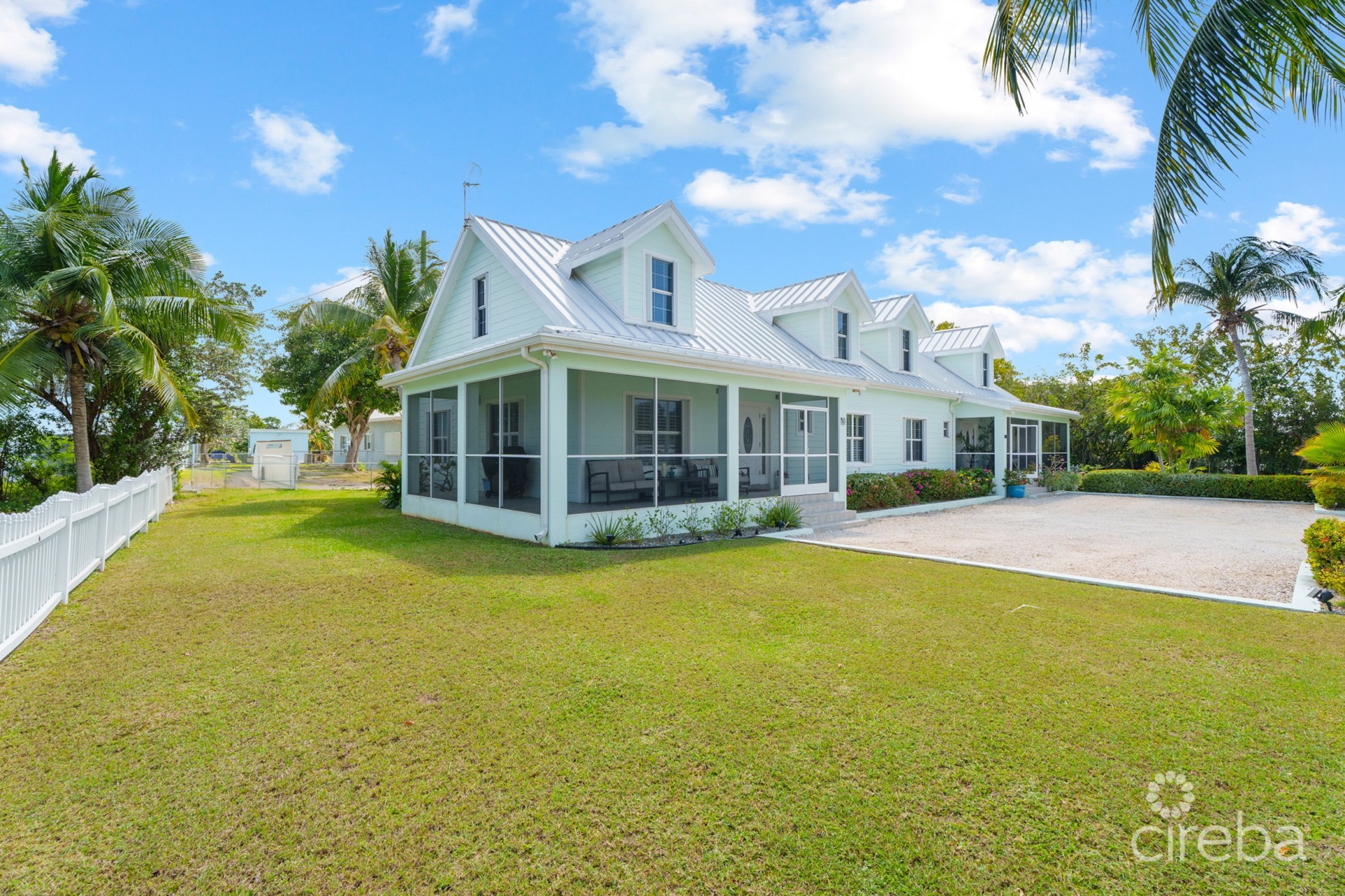 HIGHLANDS - ONE SIDE OF A DUPLEX