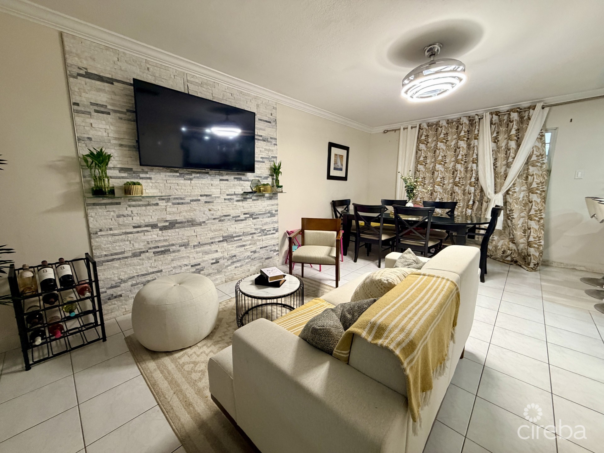 TROPICAL HAVEN - REMODELED 3 BEDROOM CONDO!