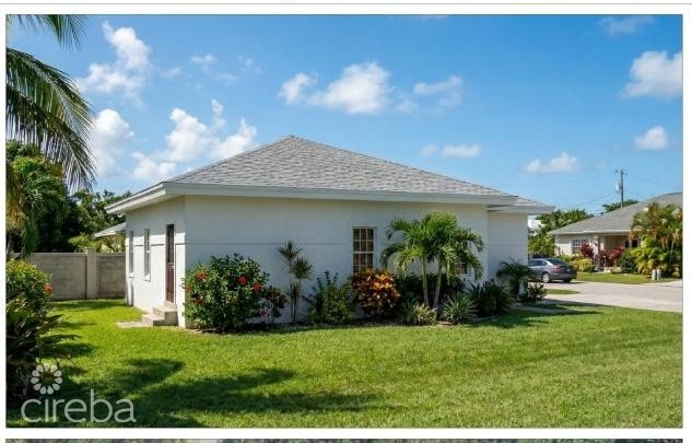 WEST BAY RESIDENTIAL LOT WITH APPROVED 3 BED/2 BATH PLANS AND BUILDING PERMIT.