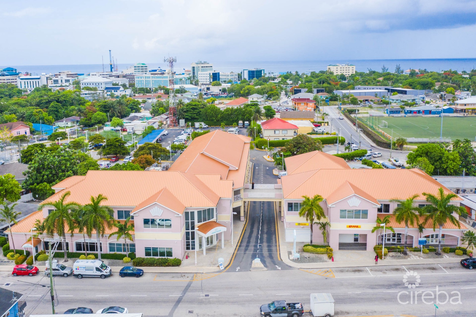 CROWN SQUARE | 16 UNIT COMMERCIAL INVESTMENT OPPORTUNITY