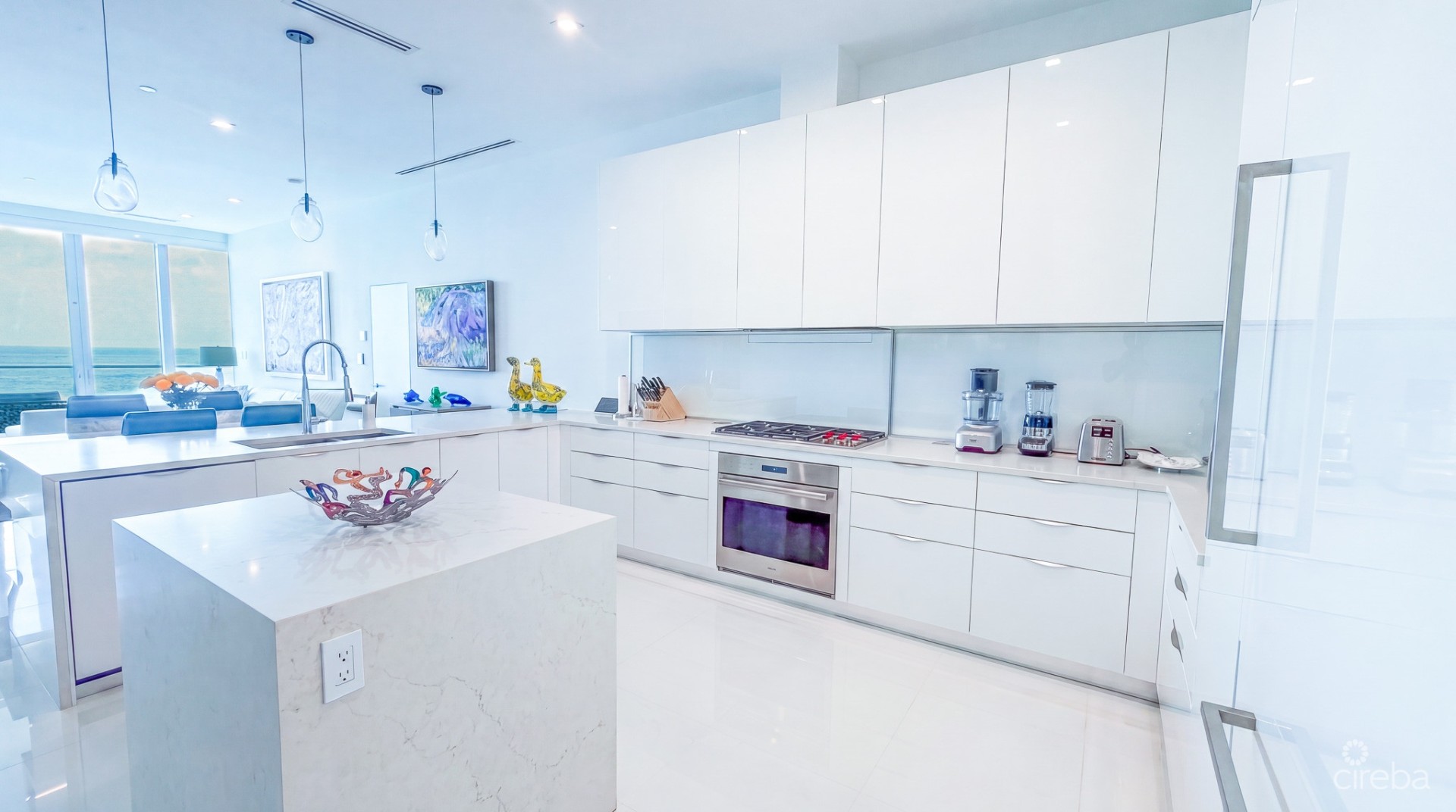FIN 11 - OCEANFRONT CONDO