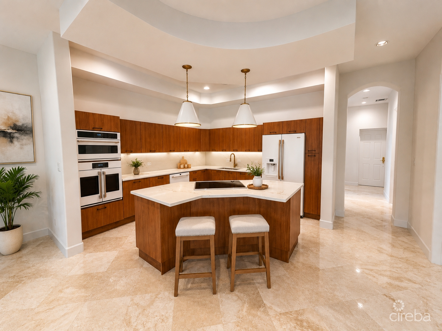 RARE KING'S COURT VILLA IN BRITANNIA | SEVEN MILE BEACH CORRIDOR