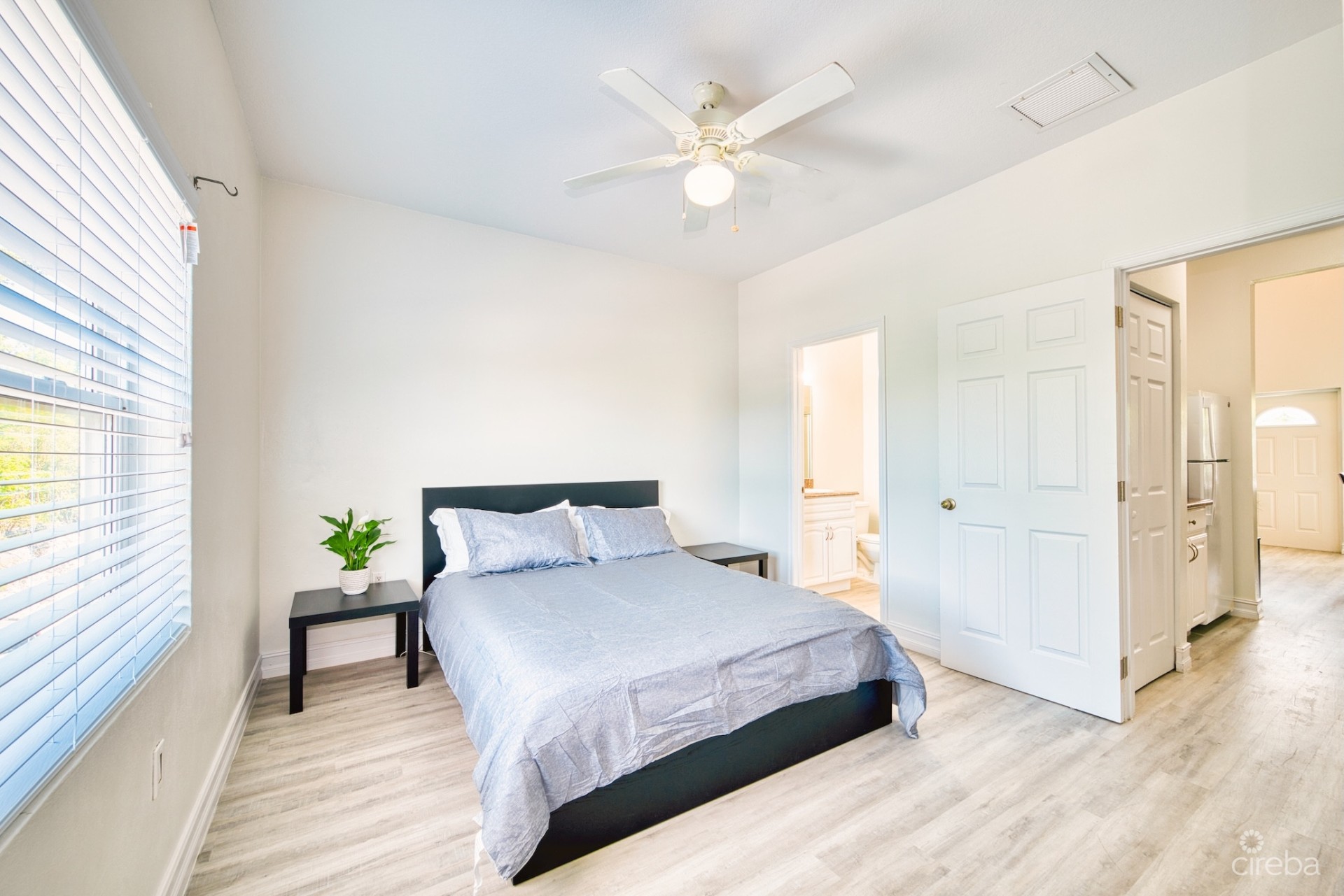 EXECUTIVE SUITES - 2 BED APARTMENT - GEORGETOWN - UNIT 17