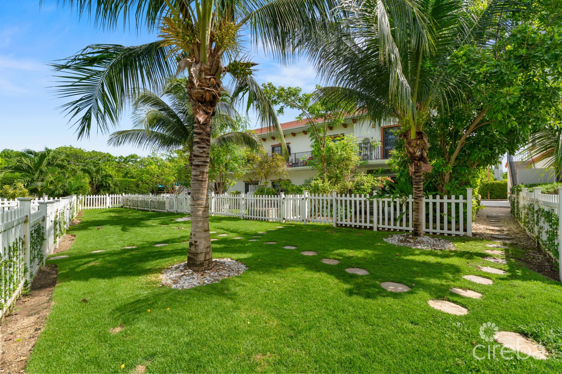 PORTOFINO GARDENS | TURNKEY 2-BED