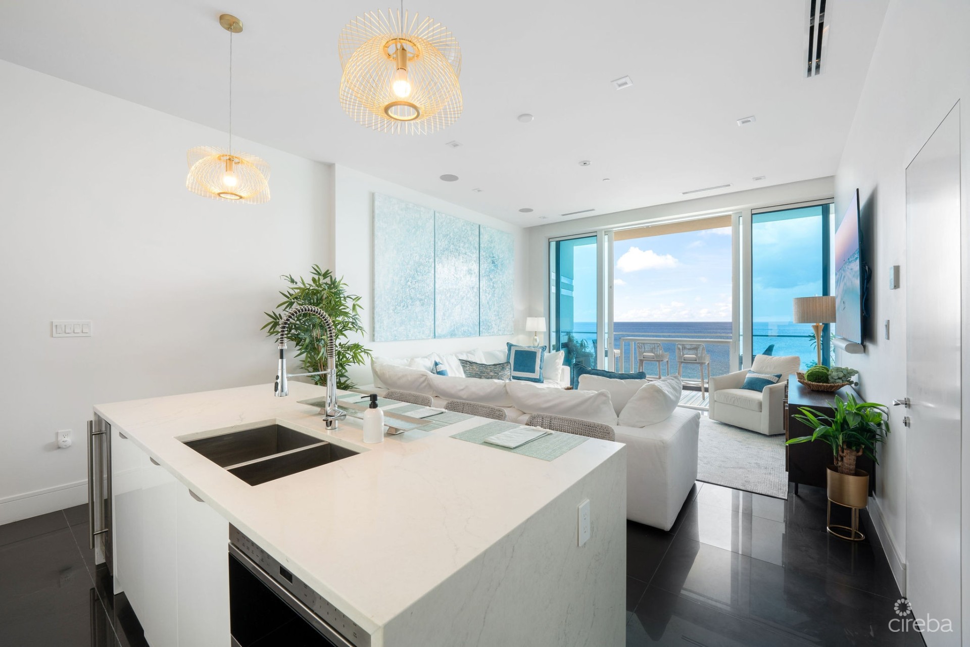 FIN 27, OCEANFRONT CONDO