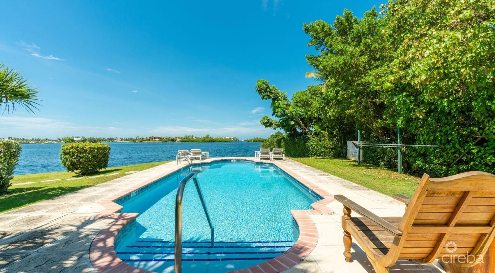 SAFE HARBOUR #2 - GOVERNORS HARBOUR WATERFRONT TOWNHOUSE