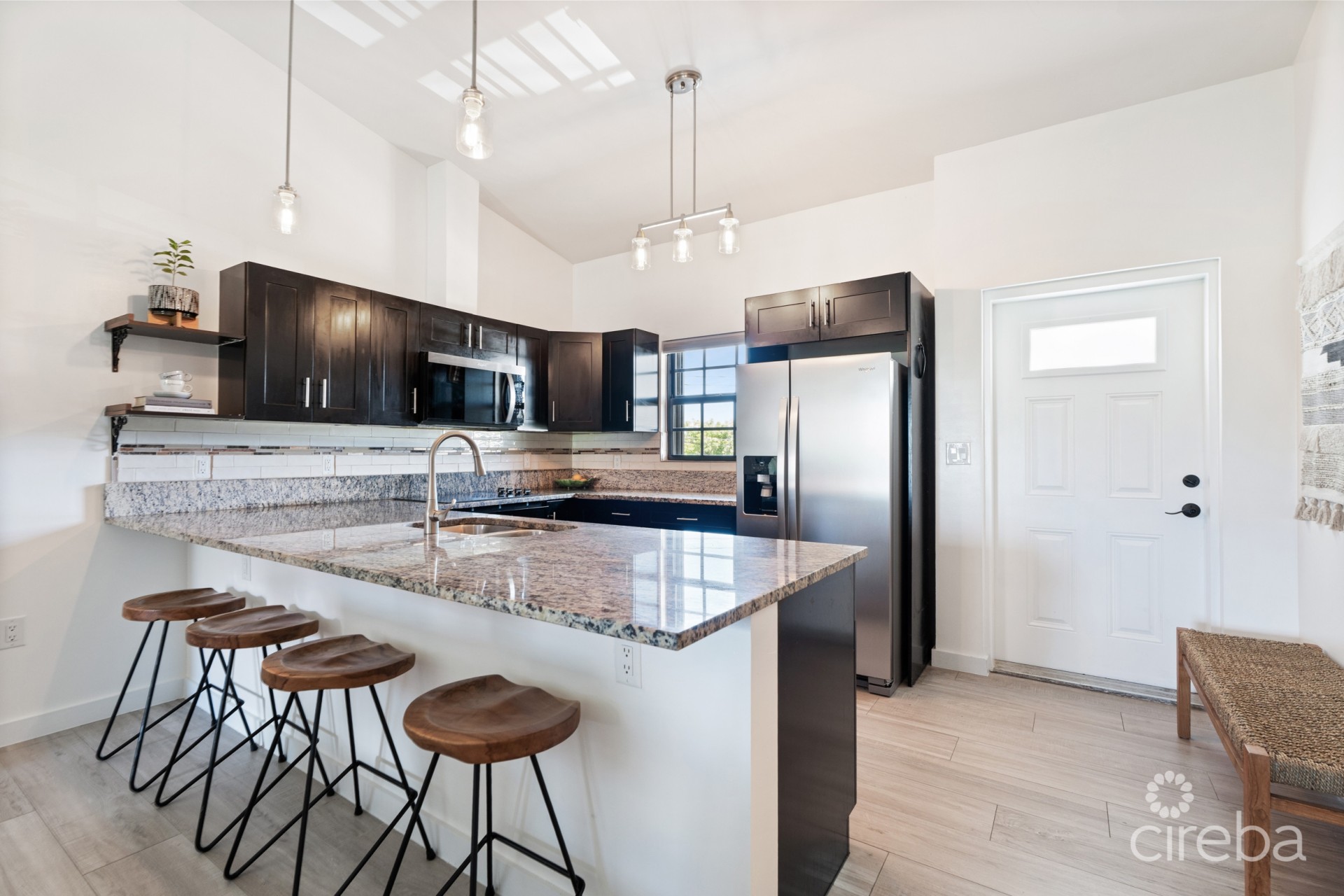 PORTOFINO GARDENS | TURNKEY 2-BED
