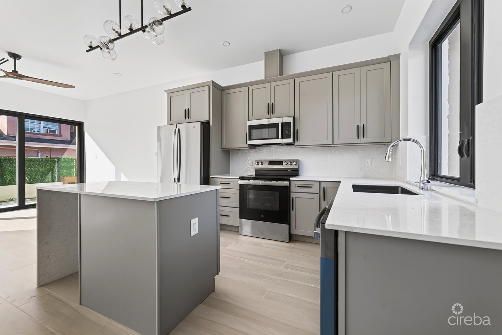 SORELLE - BRAND NEW 1 BEDROOM CONDO