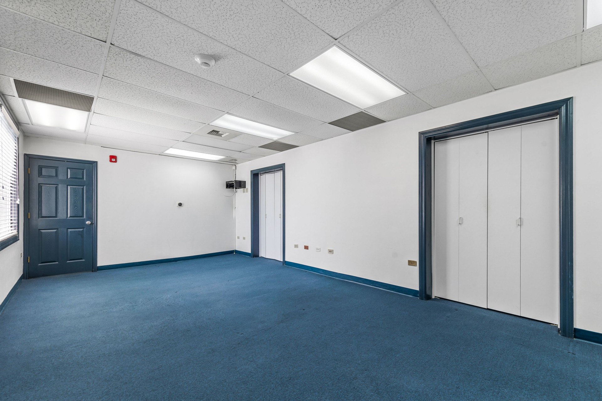 Fort Street - 2nd Floor Office Space - Central George Town - Inclusive Of Cam